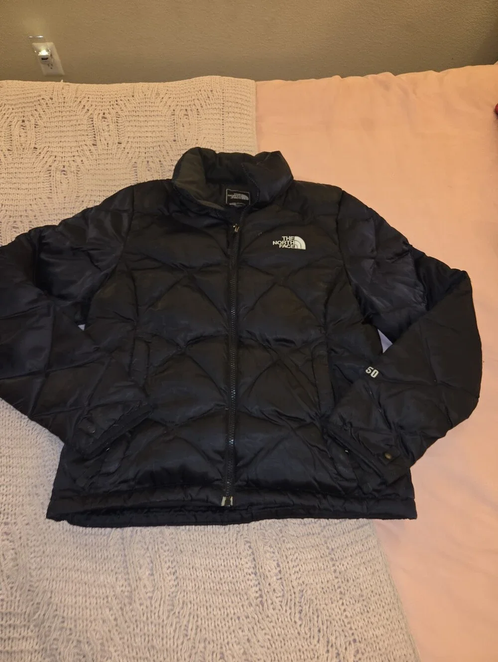 The North Face Womens 550 Black Puffer Jacket with Logo